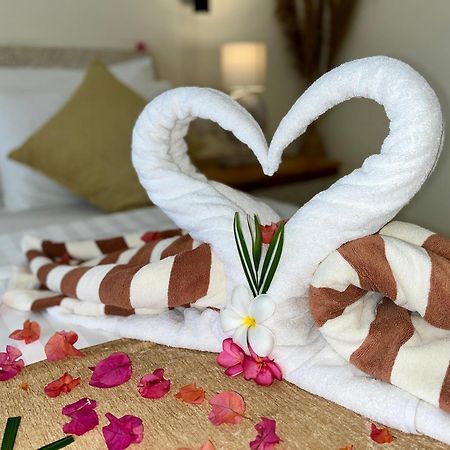 Tanis Village - Luxury Villas Gili Air Bagian luar foto