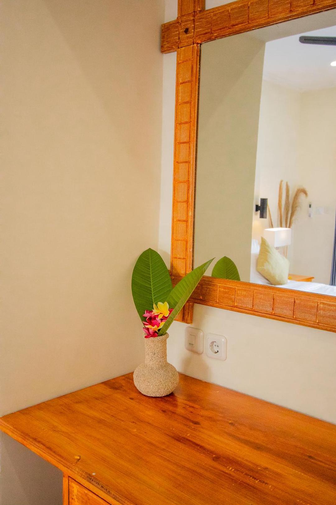 Tanis Village - Luxury Villas Gili Air Bagian luar foto