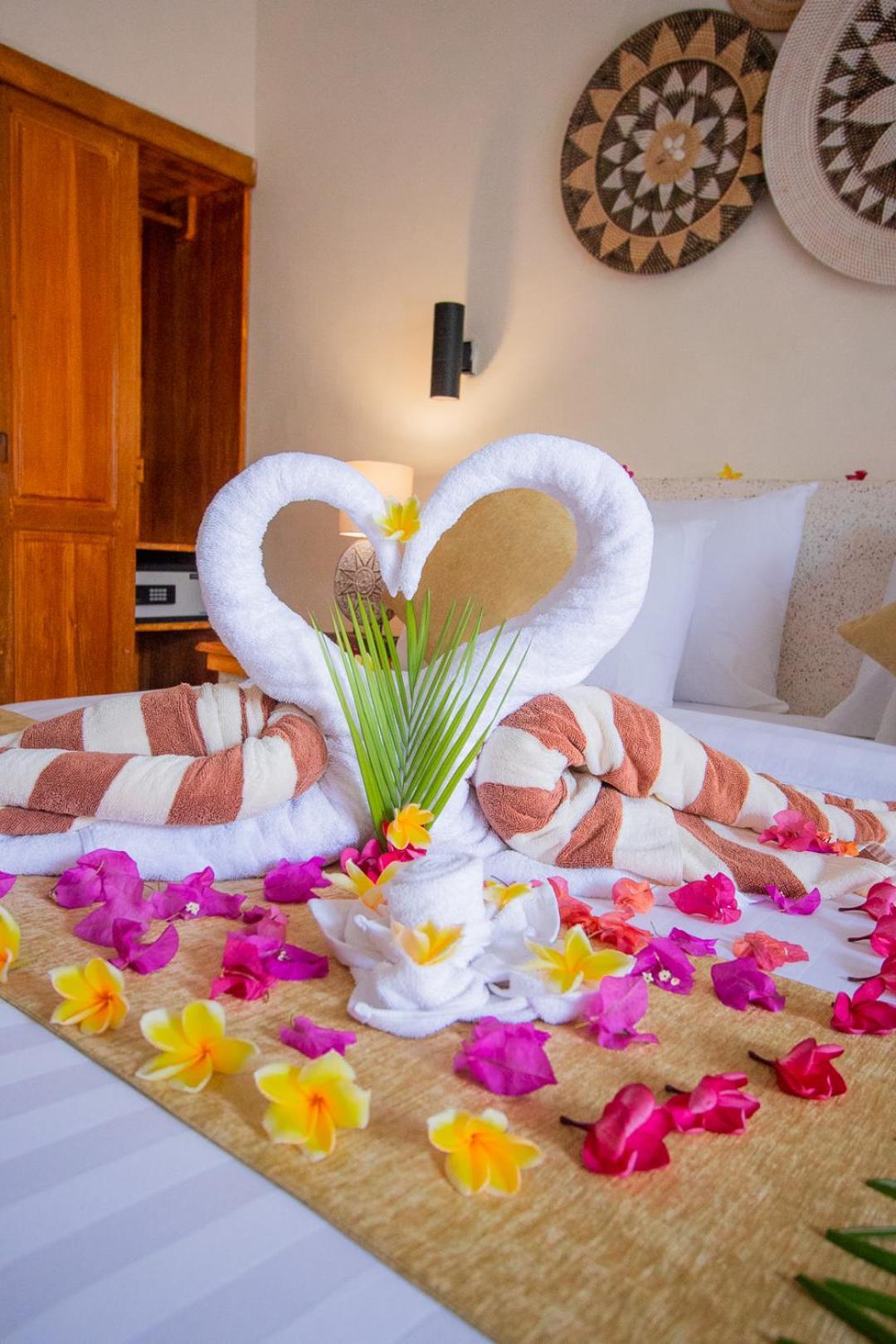 Tanis Village - Luxury Villas Gili Air Bagian luar foto