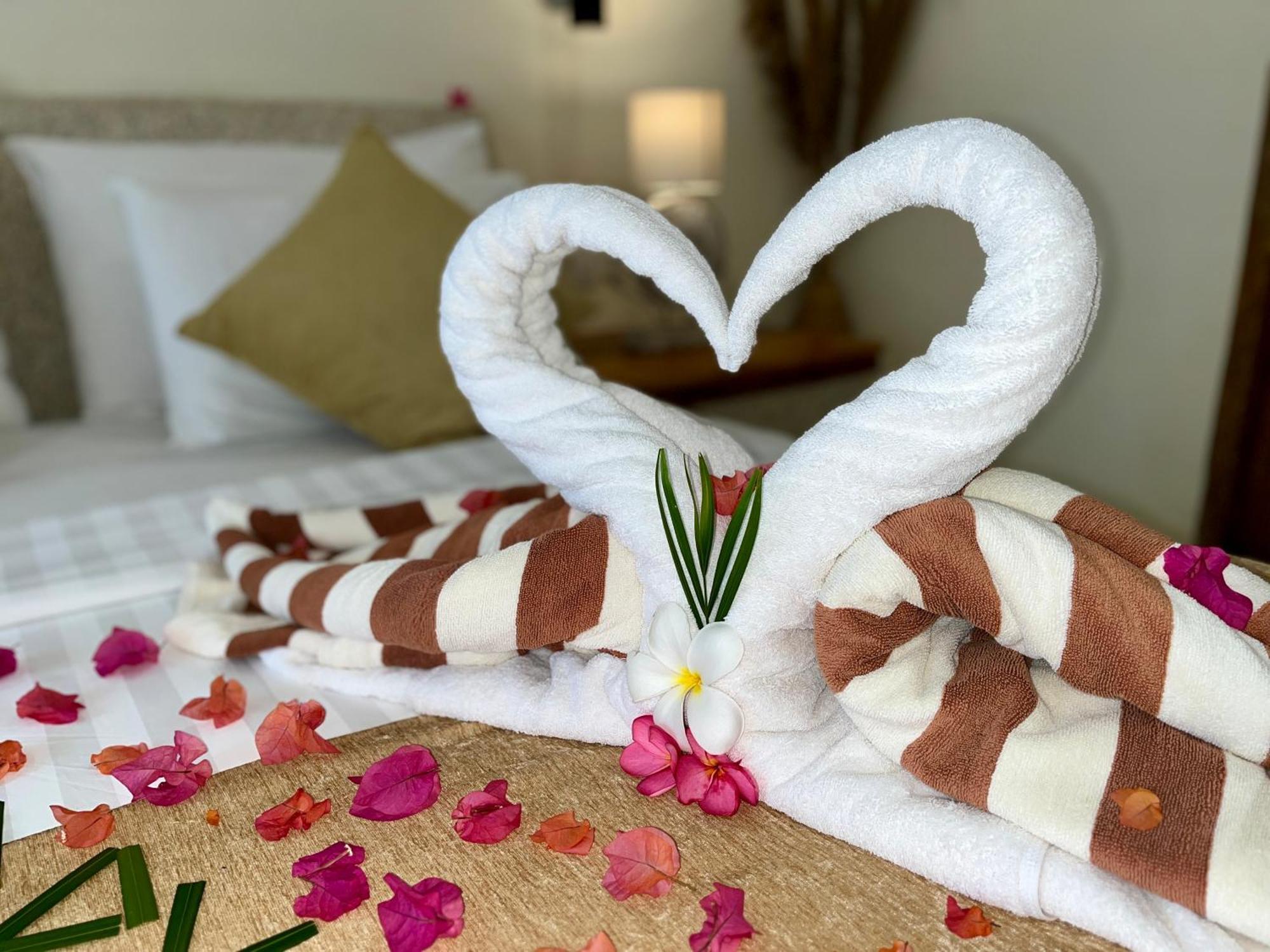 Tanis Village - Luxury Villas Gili Air Bagian luar foto